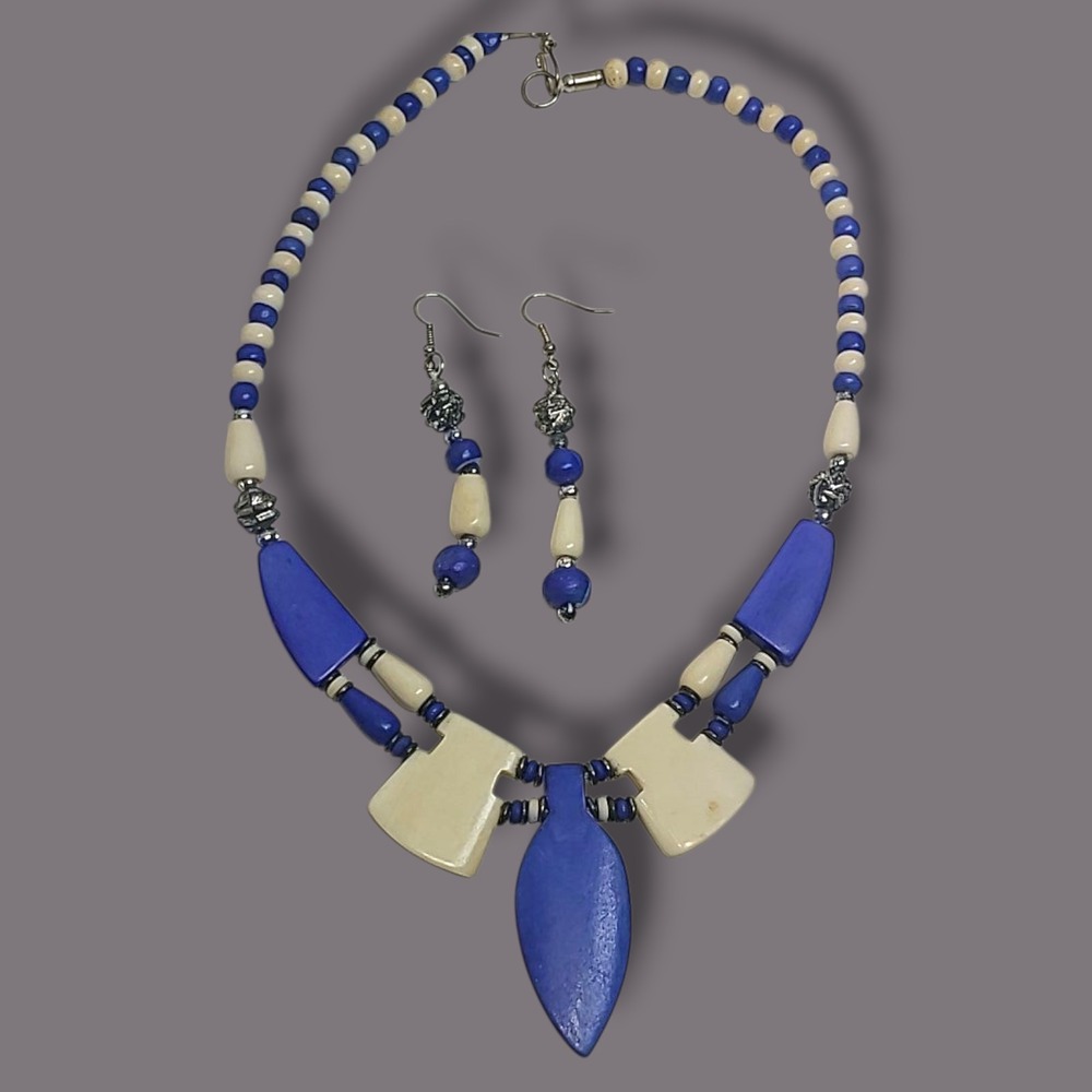 Vintage Blue‎ & Cream Carved Bead Necklace Earring Set Tribal Boho Artisan